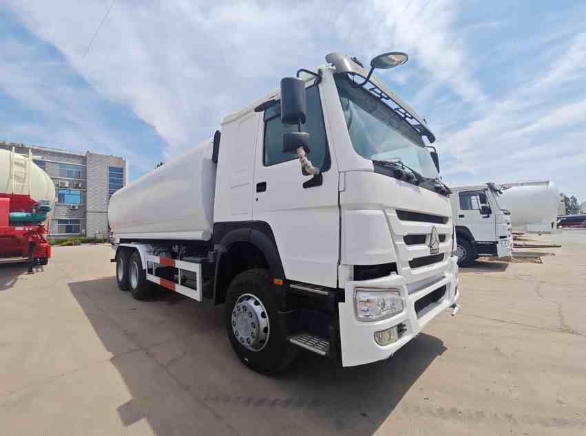 HOWO 6×4 Sprinkler Truck high quality