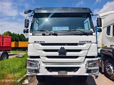 Fornituri taċ-Ċina HOWO 6 × 4 Tractor Truck|Heavy Duty Truck Head għat-Trasport tal-Merkanzija